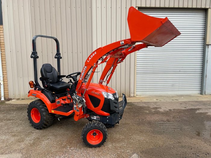 2025 Kubota Bx2680v-Au-1 26Hp Sub Compact Rops Tractor & La344 Loader