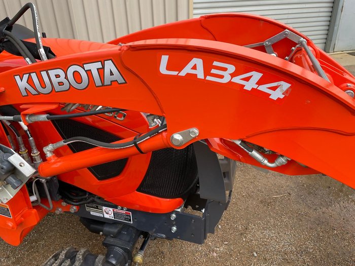 2025 Kubota Bx2680v-Au-1 26Hp Sub Compact Rops Tractor & La344 Loader