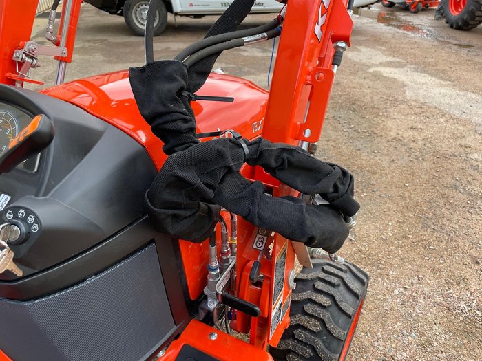 2025 Kubota Bx2680v-Au-1 26Hp Sub Compact Rops Tractor & La344 Loader