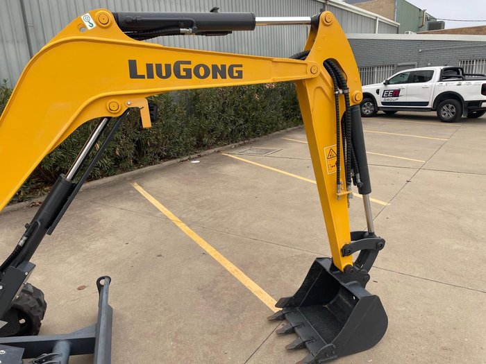 2022 Liugong 9027F Yellow