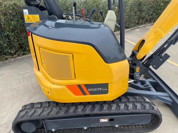 2022 Liugong 9027F Yellow