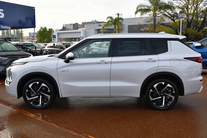 2023 Mitsubishi Outlander PHEV Exceed