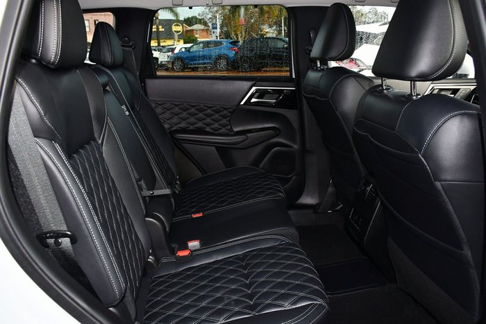 2023 Mitsubishi Outlander PHEV Exceed