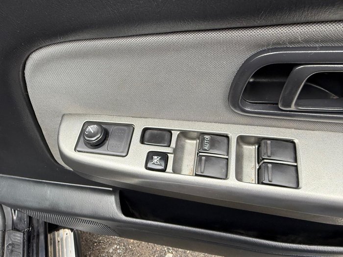 2011 Nissan Navara ST-R D22 MY10 4X4 Midnight Black