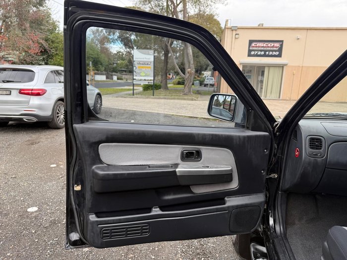 2011 Nissan Navara ST-R D22 MY10 4X4 Midnight Black