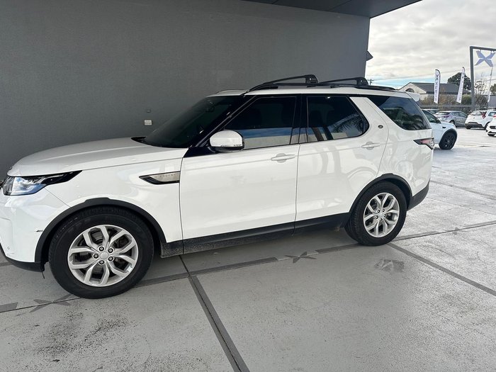 2017 Land Rover Discovery SD4 SE Series 5 MY17 4X4 Dual Range Fuji White