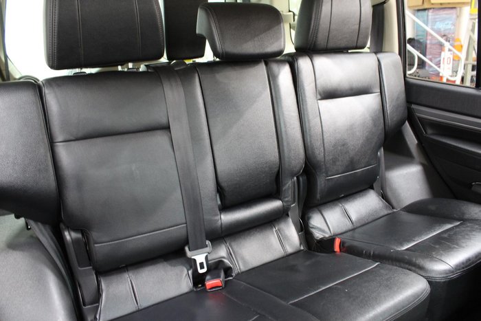 2015 Mitsubishi Pajero Exceed
