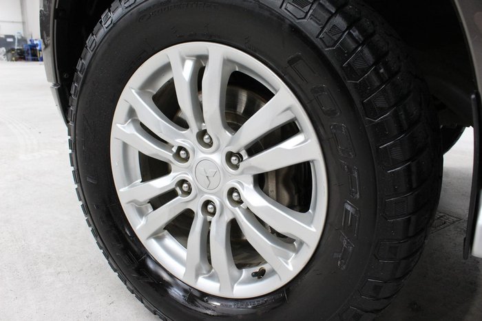 2015 Mitsubishi Pajero Exceed