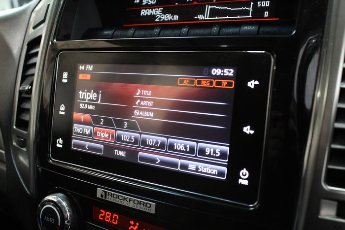 2015 Mitsubishi Pajero Exceed