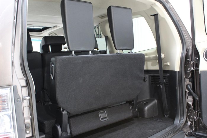 2015 Mitsubishi Pajero Exceed