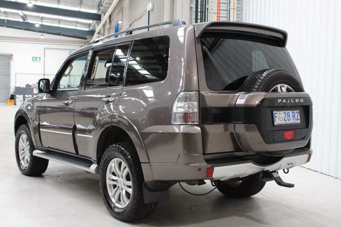2015 Mitsubishi Pajero Exceed