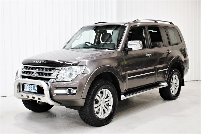 2015 Mitsubishi Pajero Exceed