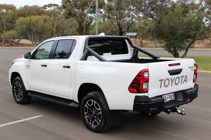 2025 Toyota Hilux 4x4 2.8L Dsl D/C 6AT SR5 48V