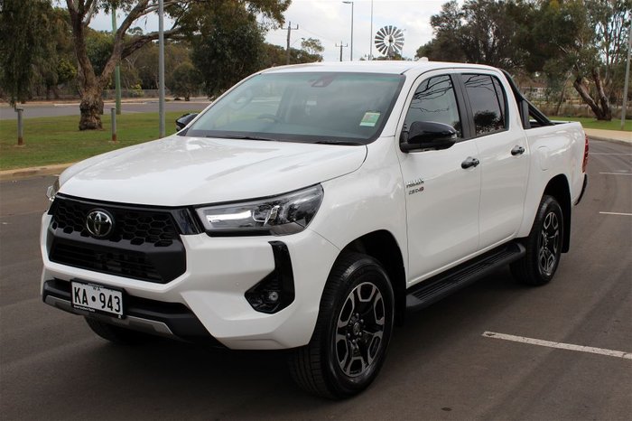 2025 Toyota Hilux 4x4 2.8L Dsl D/C 6AT SR5 48V
