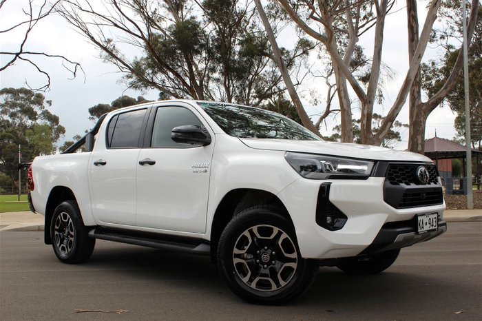 2025 Toyota Hilux 4x4 2.8L Dsl D/C 6AT SR5 48V