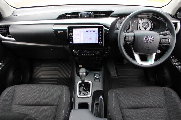 2025 Toyota Hilux 4x4 2.8L Dsl D/C 6AT SR5 48V