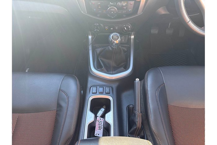 2019 Nissan Navara ST-X