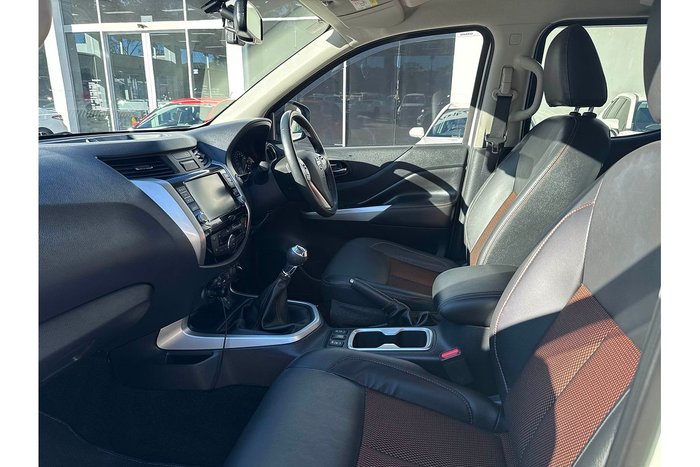 2019 Nissan Navara ST-X