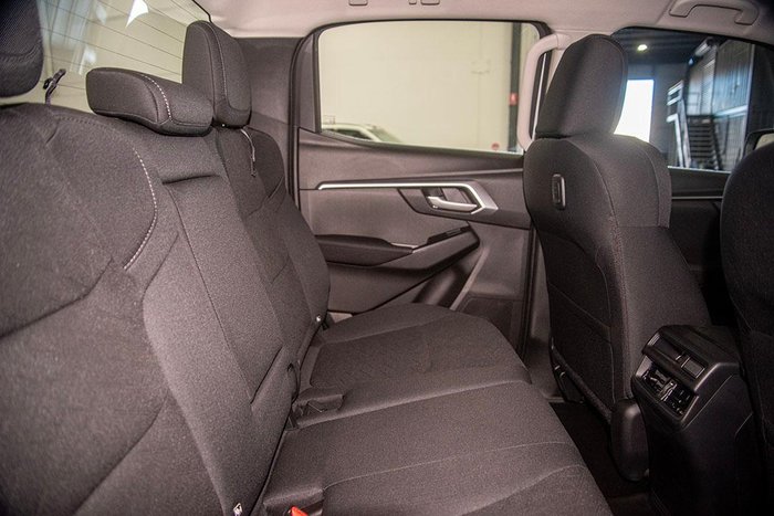 2025 Isuzu D-MAX LS-M