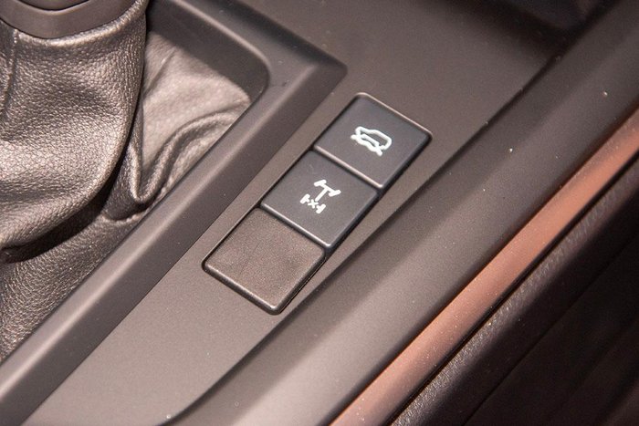 2025 Isuzu D-MAX LS-M