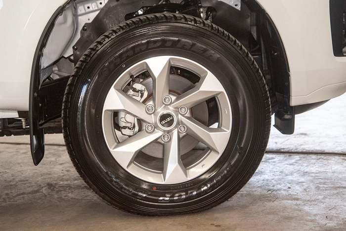 2025 Isuzu D-MAX LS-M