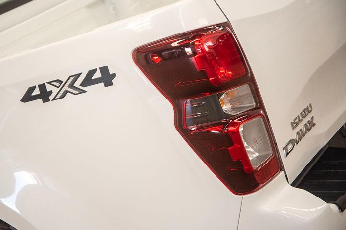 2025 Isuzu D-MAX LS-M