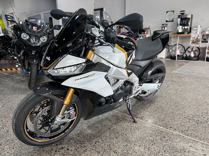 2024 Aprilia TUONO V4 Black
