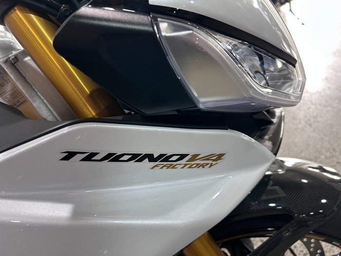 2024 Aprilia TUONO V4 Black