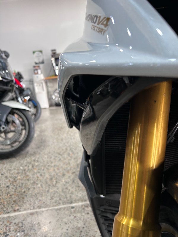 2024 Aprilia TUONO V4 Black