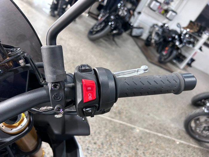 2024 Aprilia TUONO V4 Black