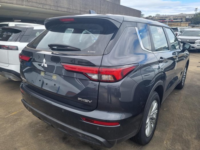 2025 Mitsubishi Outlander PHEV ES