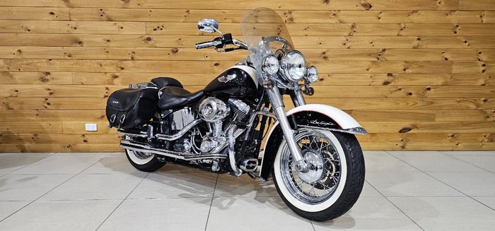 2011 Harley-davidson FLSTN SOFTAIL DELUXE White