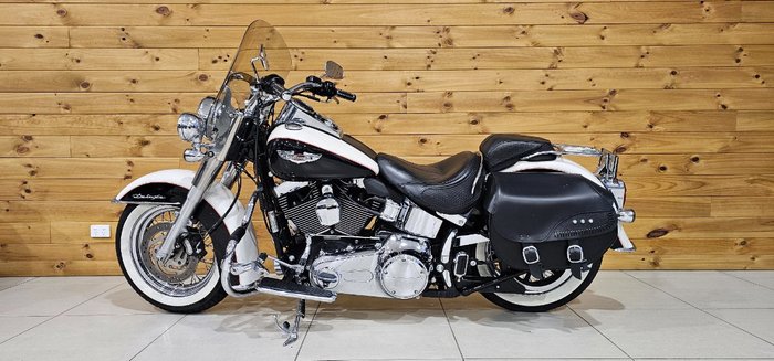 2011 Harley-davidson FLSTN SOFTAIL DELUXE White