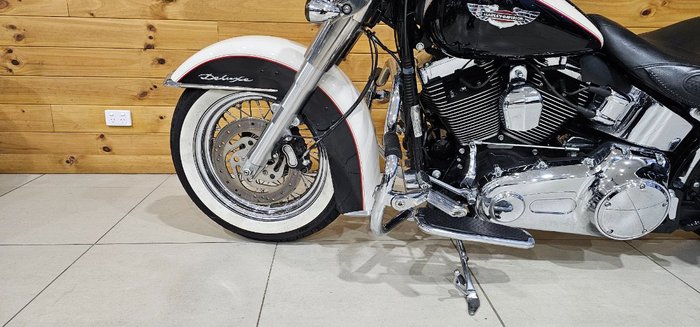 2011 Harley-davidson FLSTN SOFTAIL DELUXE White