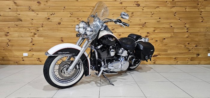 2011 Harley-davidson FLSTN SOFTAIL DELUXE White