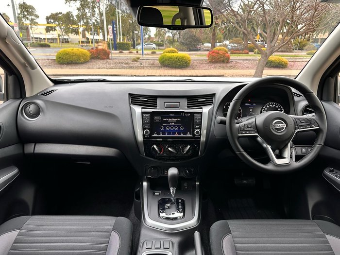 2024 Nissan Navara ST