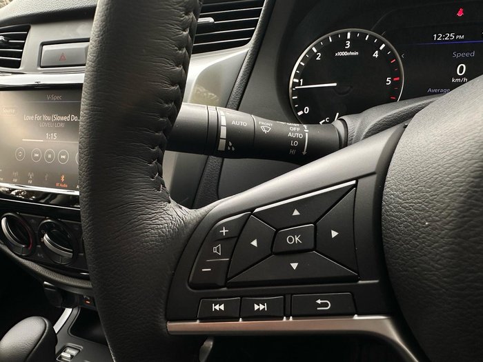 2024 Nissan Navara ST