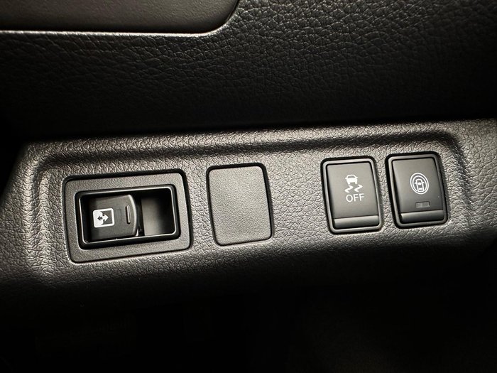 2024 Nissan Navara ST