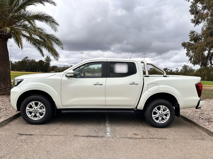 2024 Nissan Navara ST