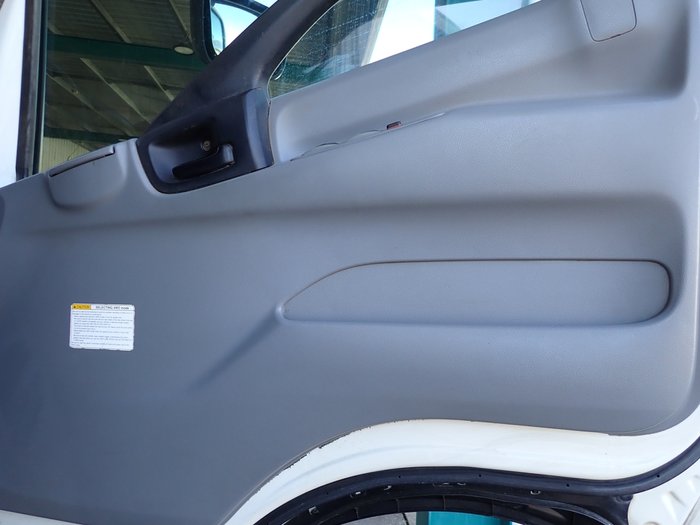 2018 HINO DUTRO 817 WHITE