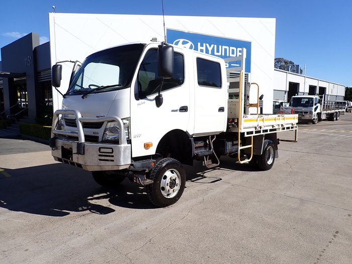 2018 HINO DUTRO 817 WHITE