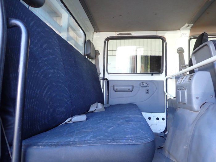 2018 HINO DUTRO 817 WHITE