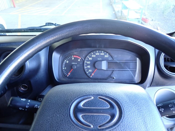 2018 HINO DUTRO 817 WHITE