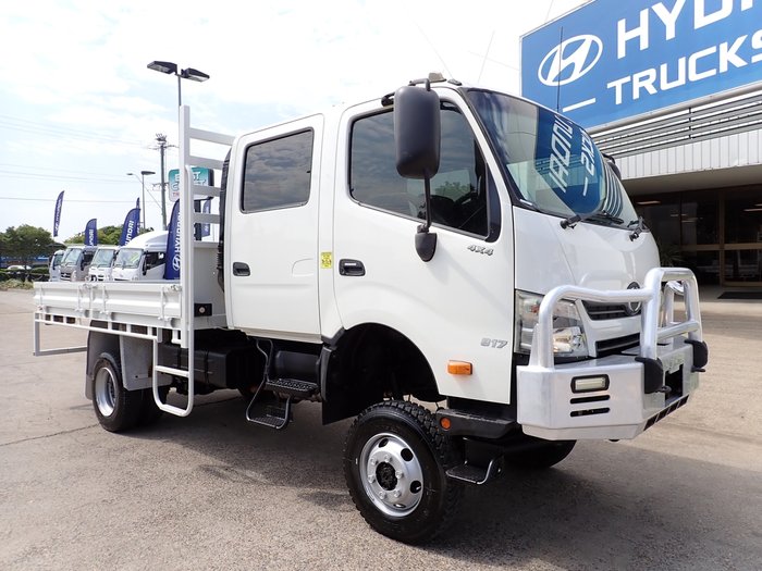 2018 HINO DUTRO 817
