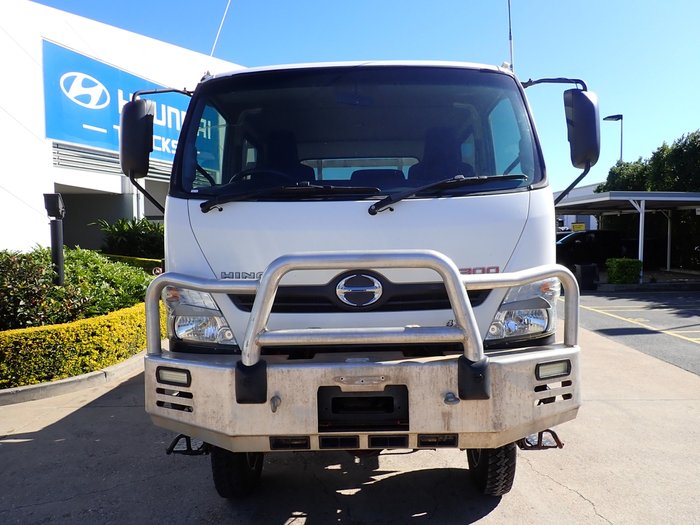 2018 HINO DUTRO 817 WHITE