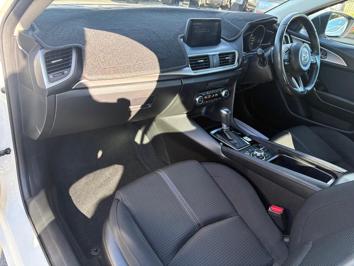 2018 Mazda 3 SP25