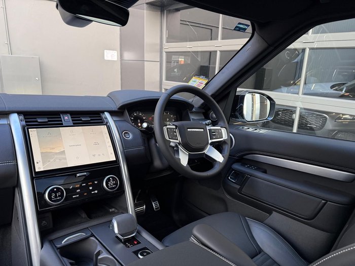 2024 Land Rover Discovery P360 Dynamic SE