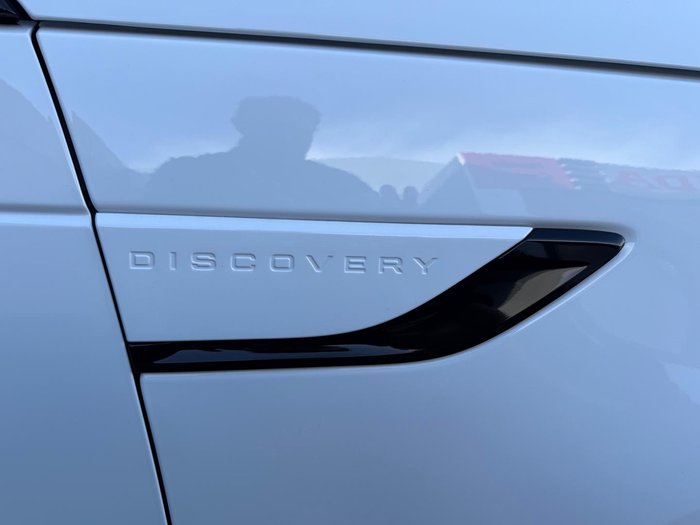 2024 Land Rover Discovery P360 Dynamic SE