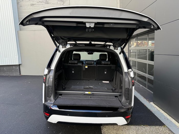 2024 Land Rover Discovery P360 Dynamic SE