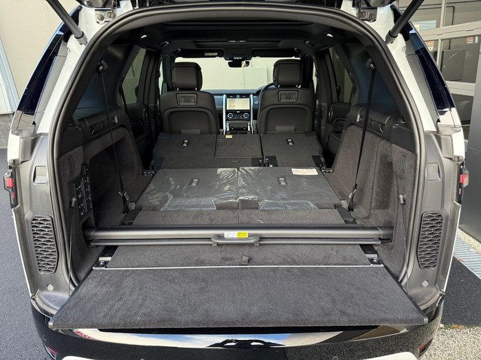 2024 Land Rover Discovery P360 Dynamic SE